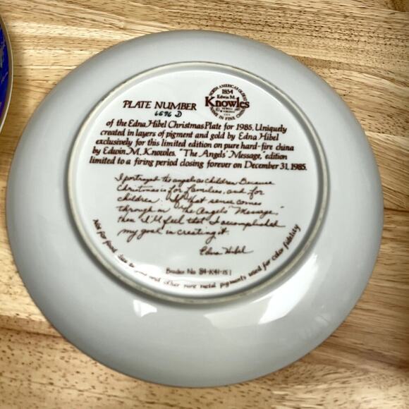 Set Of 2 Edwin M. Knowles 1985 Decorative Christmas Plates - Picture 4 of 8